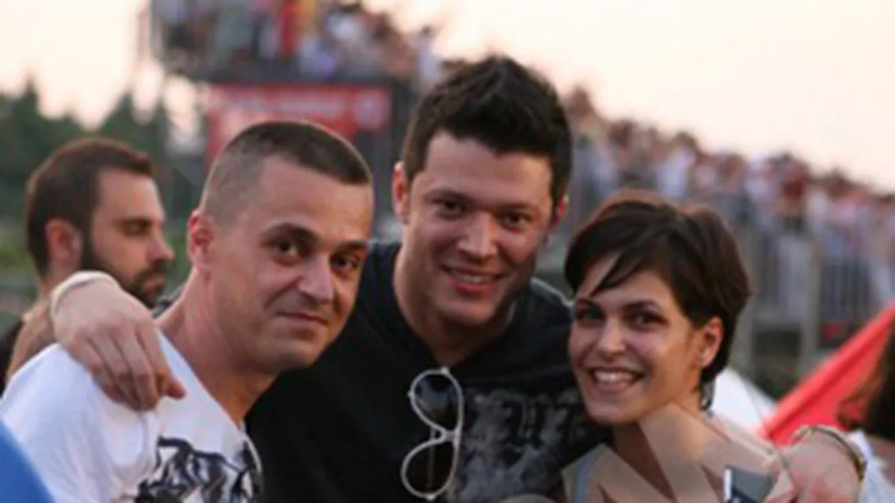 VIDEO Anda Adam, prea ocupata pentru Victor Slav! Prezentatorul a mers singur la concertul Bon Jovi!