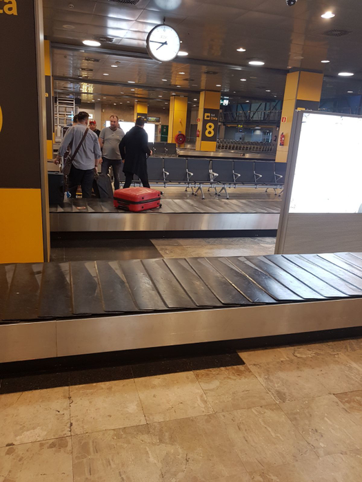 Jean de la Craiova a aterizat vineri seara pe aeroportul din Madrid.