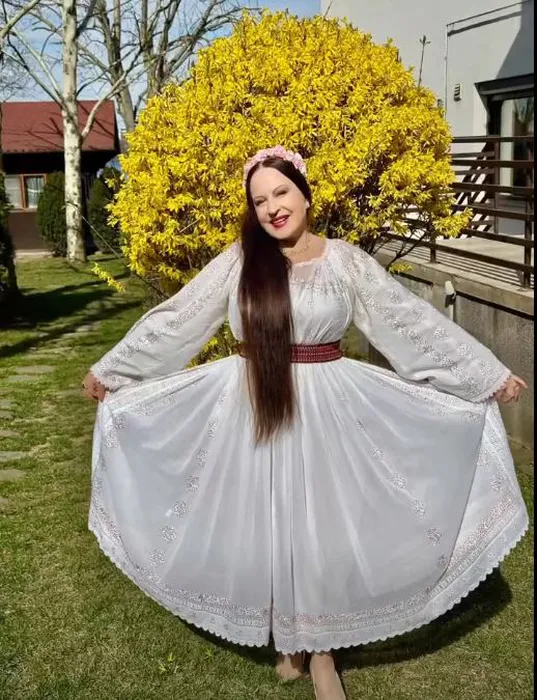 Cum arată vila din nordul Capitalei a Mariei Dragomiroiu. Are vedere către lac și piscină