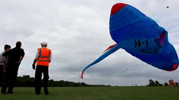 Britanicii au inaltat cel mai mare zmeu din lume