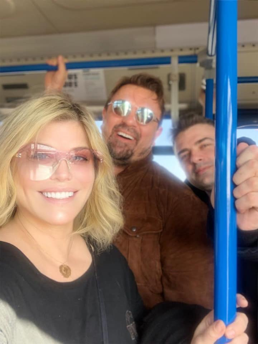 Loredana Groza, filmată în ipostaze extrem de rușinoase pentru o divă ca ea! Ce a făcut în compania unui bărbat