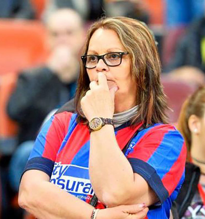 Emilia Stroe a fost la multe partide ale FCSB-ului pentru a-şi susţine fiul din tribună