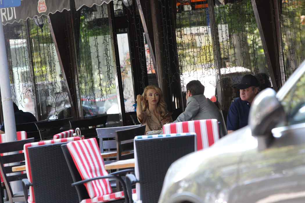 Andreea Bălan și Tiberiu Argint nu se mai ascund! Au luat masa la terasa "Trattoria Verdi" de la Aviatorilor