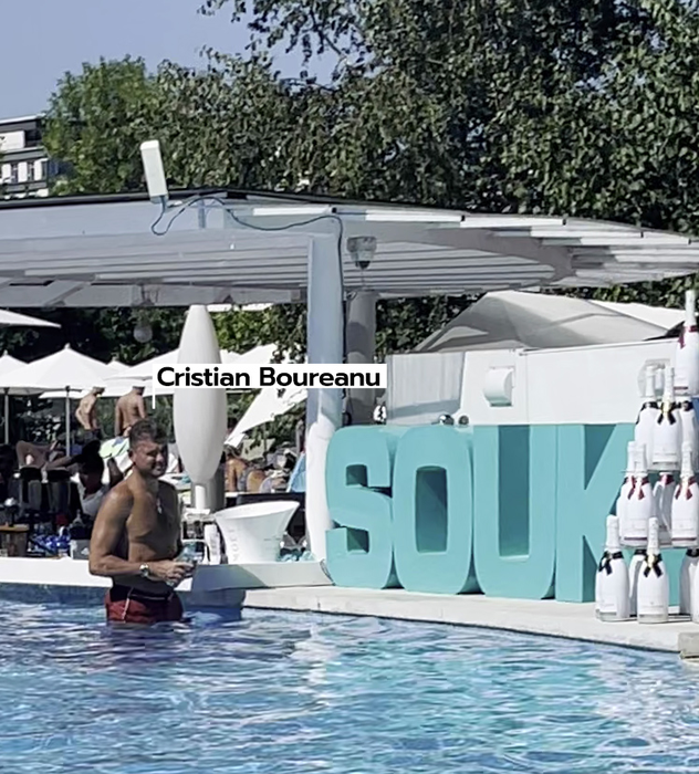 Cristian Boureanu, singur-singurel la piscină