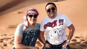 Adrian Minune, vacanţă în Dubai! Manelistul şi-a etalat ”şunculiţele” la plajă