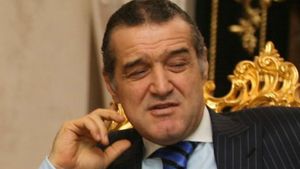 Soferul lui Borcea si mana dreapta a lui Becali l-au aprovizionat pe milionar in inchisoare! Afla ce bunuri i-au adus