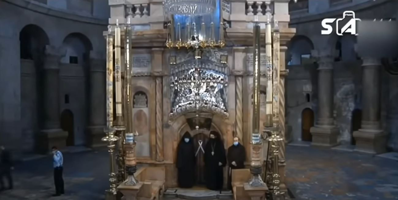 Lumina Sfântă s-a aprins la Biserica Sfântului Mormânt, iar la câteva ore distanță, a ajuns și în România | VIDEO