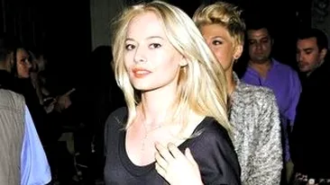 Itele unei povesti incalcite incep sa se descurce! Laura Cosoi nu mai locuieste de o luna cu Smiley