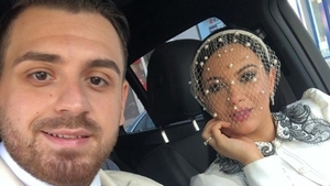 Betty Salam, apariție de prințesă în ziua cununiei! Primele imagini și mesajul unic scris pe sacoul de mire al lui Cătălin Vișănescu