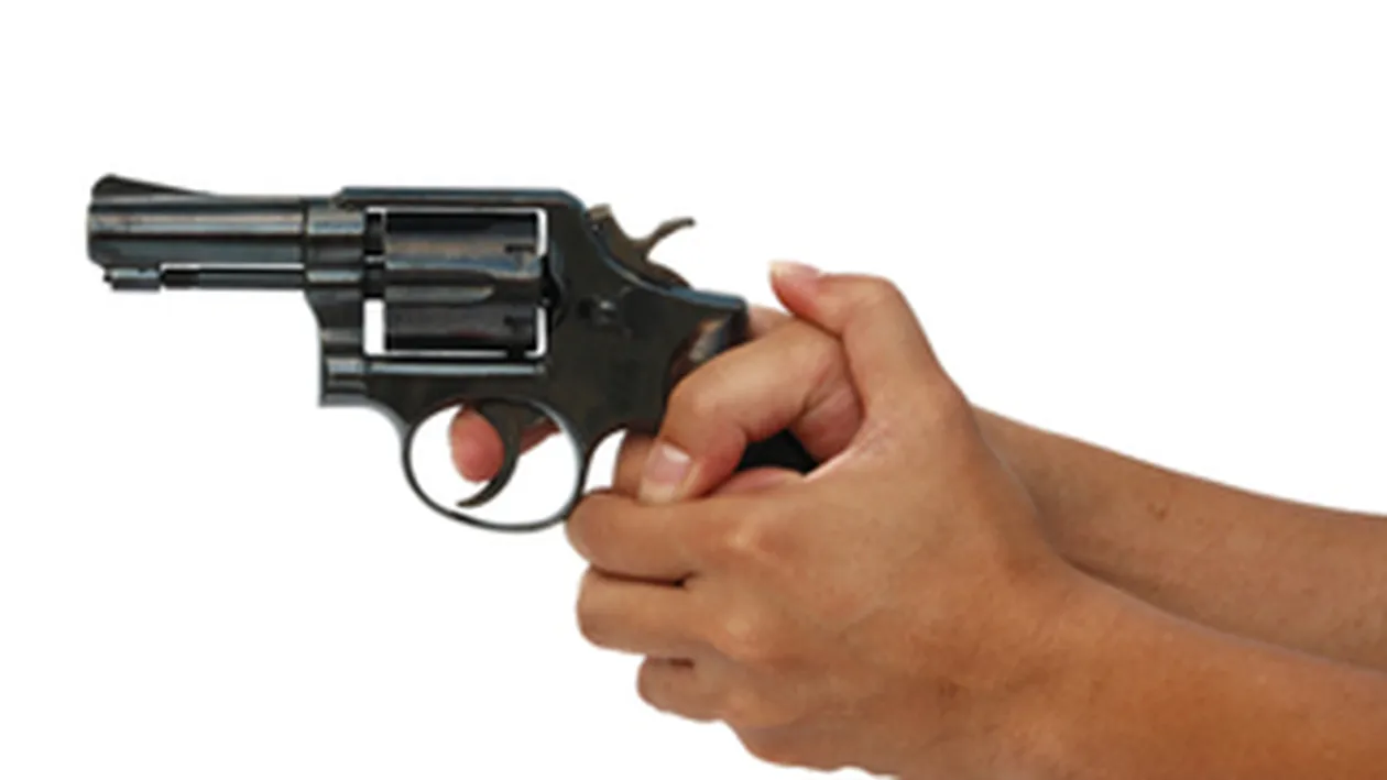 Un militar din Buzau si-a impuscat sotia in cap, dupa care s-a sinucis!