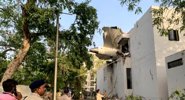 Singurii supraviețuitori din accidentul aviatic Air India! Cum a mai reușit alt bărbat să se salveze din clădirea lovită de avion