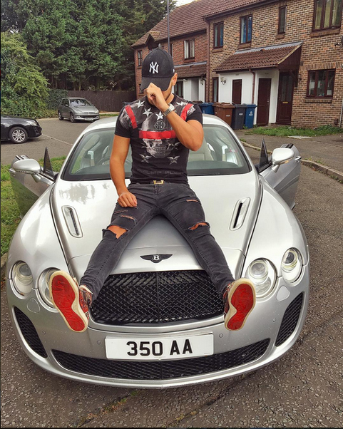Cristian cu un Bentley