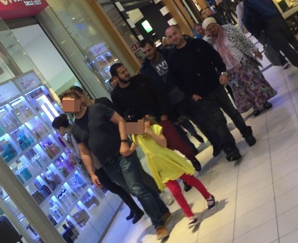 Leo de la Strehaia a fost cu toată familia la mall