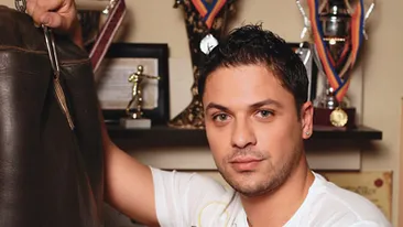 Augustin Viziru a luat-o in freza! Un amic l-a boxat pana la epuizare! Vezi imagini dementiale din timpul meciului