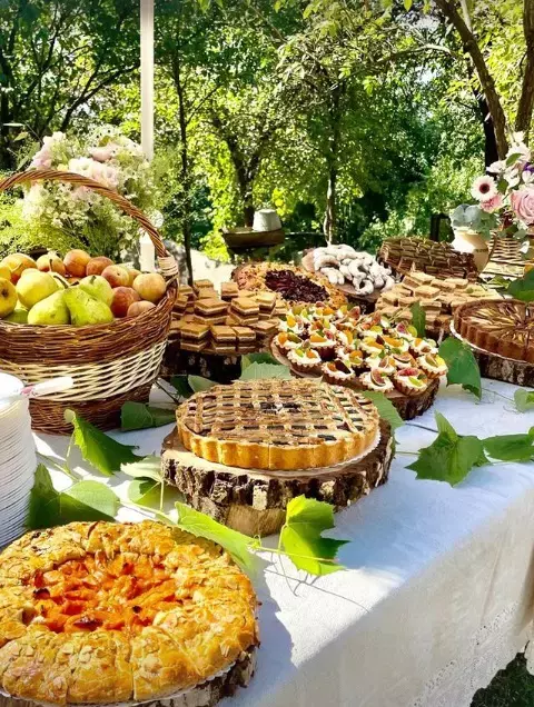Laura Cosoi și-a botezat cea de-a patra fiică într-un decor de basm. O persoană dragă din viața actriței a lipsit de la marele eveniment
