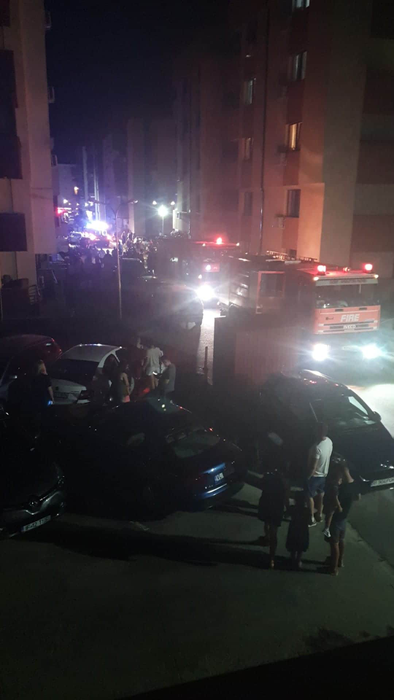 Explozie într-un bloc din Popești Leordeni. Un bărbat ar fi încercat să se sinucidă dând drumul la gaze. FOTO&VIDEO