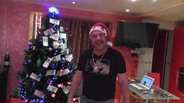 Urari cu caru' de la Nelson Mondialu'! Vezi aici ce le-a urat vedetelor simpaticul interlop de la Cluj!