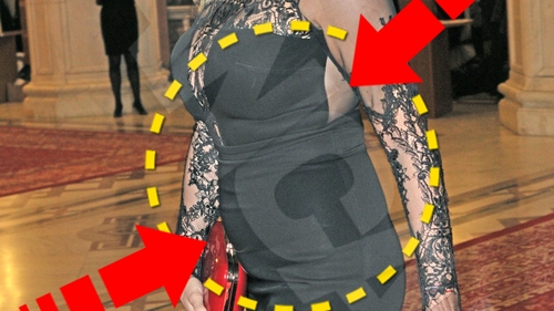 Se mai spulbera un “mit” al perfectiunii feminine! Kilogramele in plus i s-au revarsat, in public, din rochia mulata!