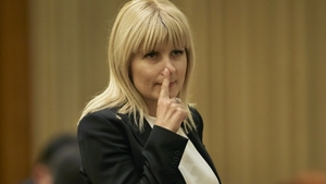 Ce vești a primit Elena Udrea: cu un ochi râde și cu altul plânge în hohote! Ce sumă COLOSALĂ de bani e la mijloc