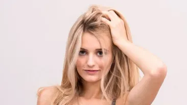 O tânără de 18 ani din Italia îşi vinde virginitatea! Blonda cere o sumă colosală pe care vrea să o folosească pentru...