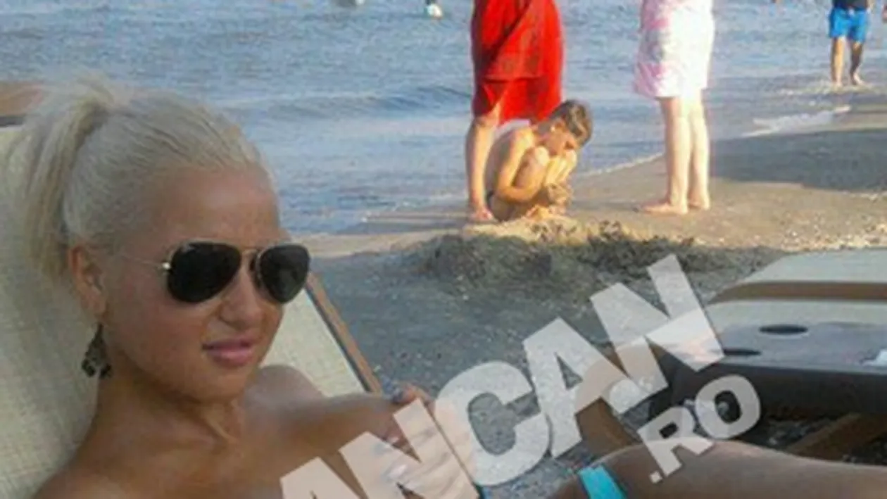 Fiica se promoveaza pe internet in ipostaze sexy, tatal e primar in Arges!  Fata mea e mai mondena!