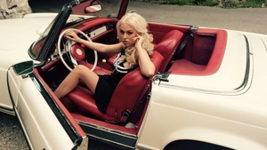 Misha si-a expus sanii! Cum arata silicoanele sexy-blondei!
