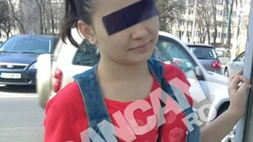 Imagini sfasietoare! Mama Elisei, fata care a pierit dupa ce a cazut din tren, n-a putut lasa din brate geaca in care a murit fiica ei! A ajuns la spital de durere!