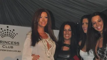 VIDEO Bianca Dragusanu, vedeta-designer a  propriei colectii de rochii in Princess Club!