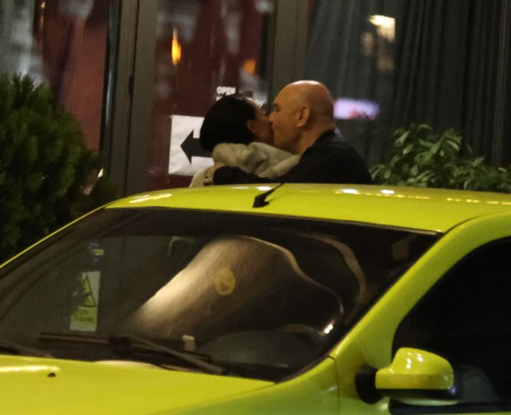 Cristian o sărută pe Emilia (Foto: CANCAN.RO)