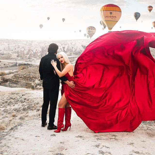 Anda Adam, în Cappadocia, alături de logodnicul ei