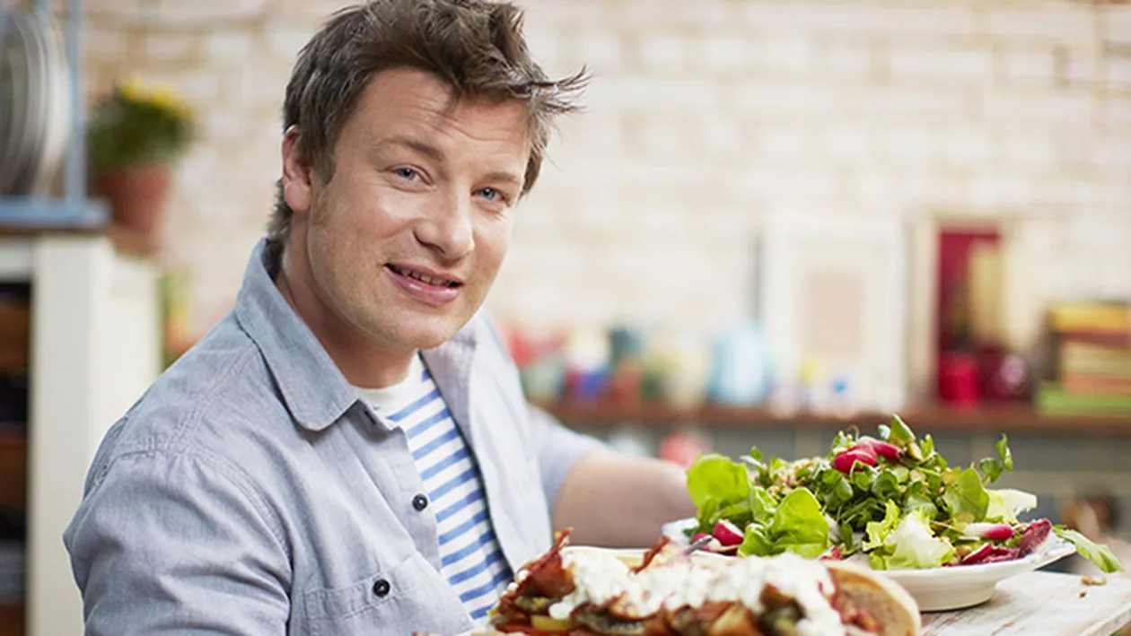 JAMIE OLIVER a devenit tătic pentru a cincea oară! Avem primele imagini cu bebeluşul