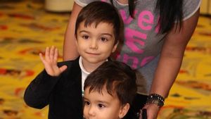 Bahmu e foc pe Prigoană: "Are şapte case, iar eu şi copiii stăm cu chirie"