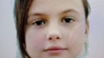 Emoționant! Ce poveste are Ana-Maria, micuța care și-a așteptat părinții o noapte întreagă, în frig, într-o scară de bloc