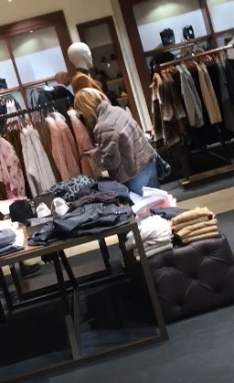 Însărcinată pentru a doua oară, Simona Gherghe se menține în formă la mall