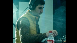 Un DJ renumit din Bucureşti s-a spânzurat! Tânărul s-a sinucis după ce şi-a luat rămas bun pe Facebook