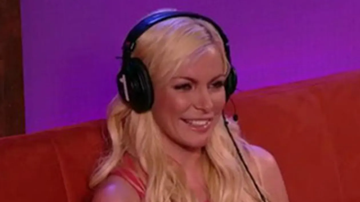 VIDEO Fosta logodnica a lui Hugh Hefner il face praf pe boss-ul Playboy! Sexul cu el dura 2 secunde, nu am avut niciodata orgasm si nu suportam sa-l vad dezbracat