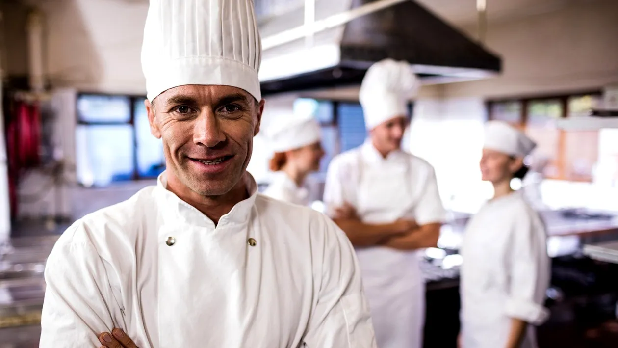 Ce salariu are un bucătar din București în 2026. Ce sumă câștigă lunar