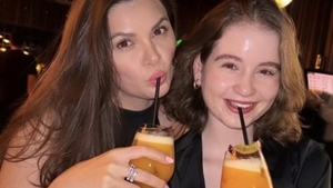 Irinuca o ia pe urmele Monicăi Gabor! Party la Loft cu mătuşa Ramona şi Pescobar