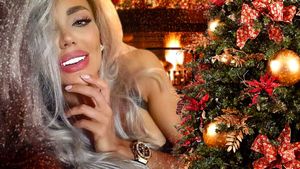 Brăduleț, brăduț… drăguț! Cum îl așteaptă pe Moș Crăciun Bianca Drăgușanu + multe alte vedete?!