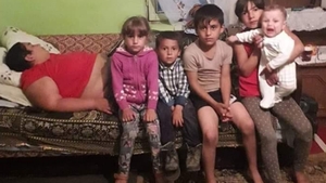 Strigăt de ajutor pentru o mamă bolnavă de cancer, din Sibiu, care își crește singură cei cinci copii!