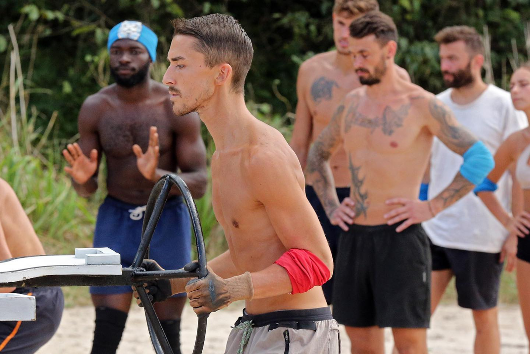 Emil Rengle, în lacrimi la Survivor România! Ce a povestit cunoscutul dansator despre copilăria sa