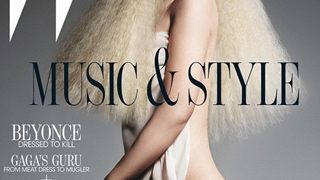 Christina Aguilera a uimit cu noua silueta! A pozat goala pentru coperta revistei "W"!