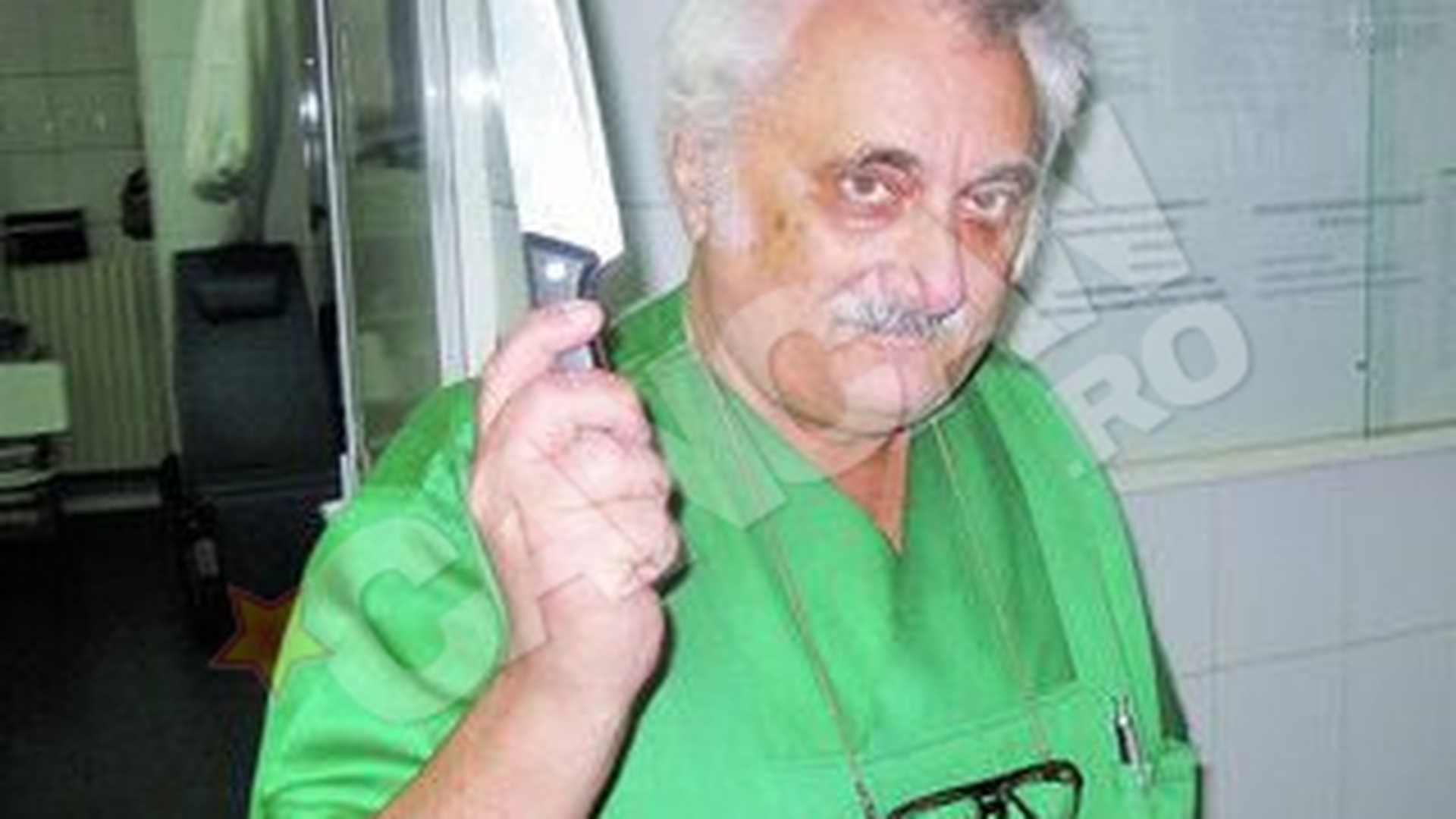 Bendeac, un dr. Bacalbasa la indigo! Actorul l-a jucat cu succes pe spumosul medic din Galati