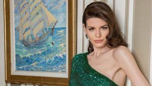 Monica Gabor a trecut la cratiţă, dar a meritat! Cu ce cadouri a răsfăţat-o Mr. Pink după ce i-a pregătit masa de Crăciun