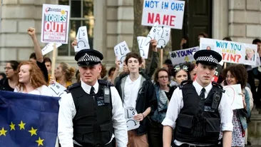 Proteste masive în Marea Britanie după rezultatele BREXIT!
