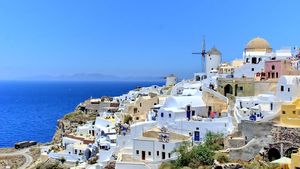 S-a ridicat carantina pentru Grecia! Ce trebuie să facă românii care pleacă acolo în vacanță