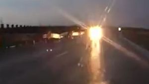 Şofer filmat în timp ce gonea pe contrasens, noaptea, pe ploaie, pe Autostrada Arad-Timişoara
