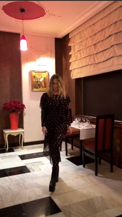 Delia, surprinsă cu sora ei, Oana Matache, după ce a făcut-o drogată. Ipostazele în care apar împreună sunt incredibile