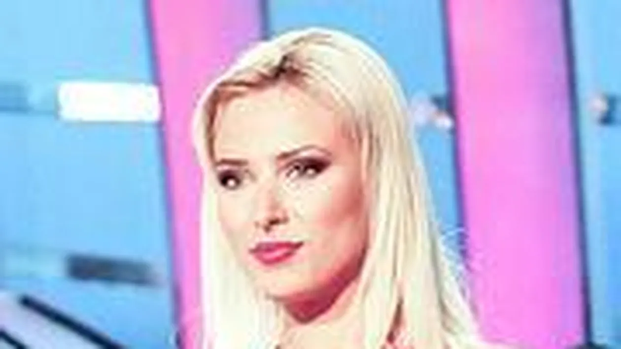 Iulia Vantur isi streseaza vecinii cu vocalizele