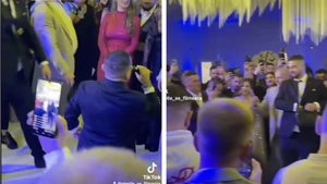 Gestul uluitor făcut de Adrian Minunte, după ce Culiță Sterp i-a dat dedicații de 40.000 lei! Toată nunta s-a oprit și s-a uitat la ei